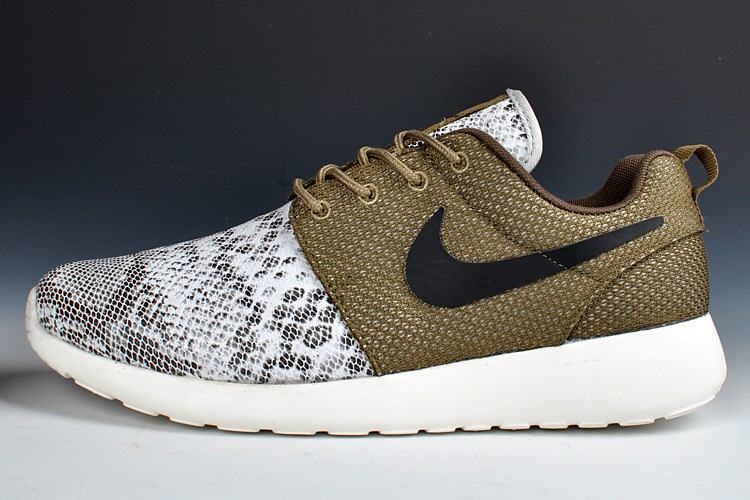 nike rosh run motif